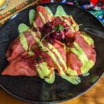 Pierogi buraczane z twarogiem wędzonym